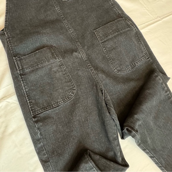 Never Worn Women’s Size SMALL Black Denim Overalls - Picture 3 of 10